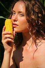 Naked corn janet indulges her viewers in a fun and spontaneous tease, flaunting her slim and slender body, luxuriously ample breasts, and oh-so-yummy, shapely limbs as she teases with a basket of fruits on a cornfield. 