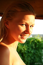 Sunny days 1 chantel stuns in the sunlight while she flaunts her natural beautiful body.