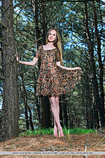 Honey liz honey liz flaunts her meaty butt and sweet, pink pussy as she poses in the forest. Honey liz honey liz flaunts her meaty butt and sweet, pink pussy as she poses in the forest.