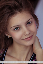 Emma sweet emma sweet shows off her petite body and creamy pussy on the bed.