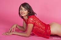 Inanou with her sweet smile that lights up her charming face, slim and slender body, and an engaging personality, chandra is a very promising nude model.