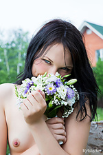 Onoare young and naked girls
