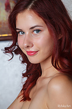 Parisien young girl boobs