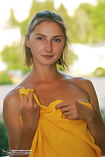 Free pictures of hot teen babes having sex nude