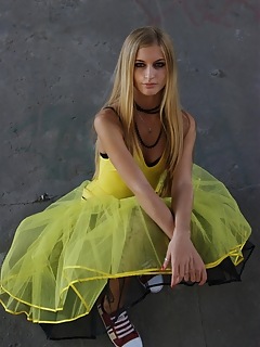 Hellish beautiful tits avril