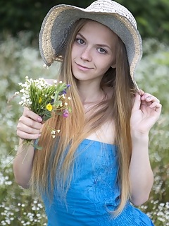 Watch this mind blowing and stunning beauty posing and stripping while she strokes and plays with her amazing body.