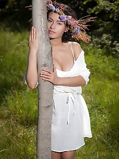 Pammie lee pammie lee evokes a goddess with her heavenly beauty and magnificently blessed assets Pammie lee pammie lee evokes a goddess with her heavenly beauty and magnificently blessed assets