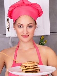 Sexy naked teen cook